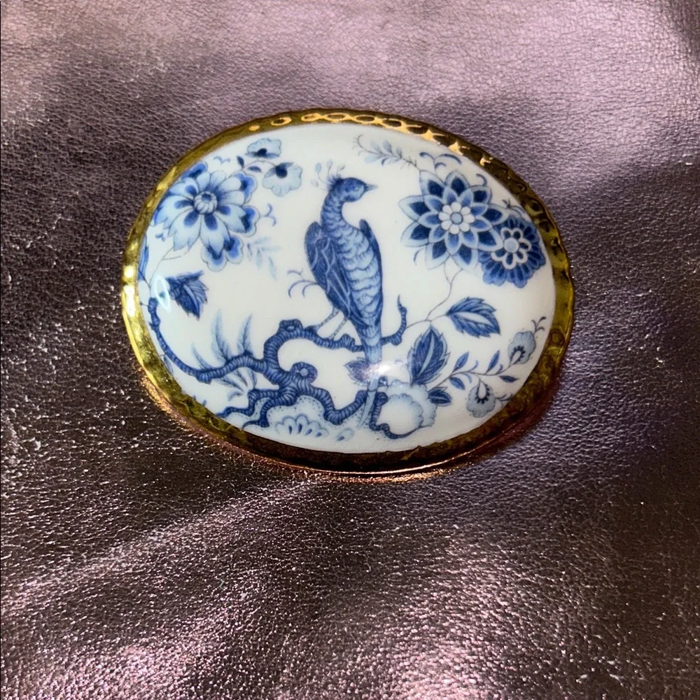 Vintage Elegant Blue and Gold Porcelain Brooch #31032